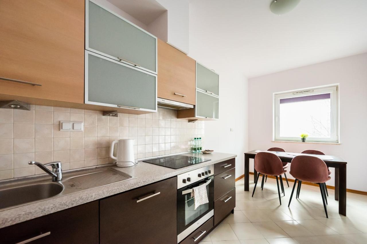 Wola Sunshine Apartment Free Parking วอร์ซอ ภายนอก รูปภาพ