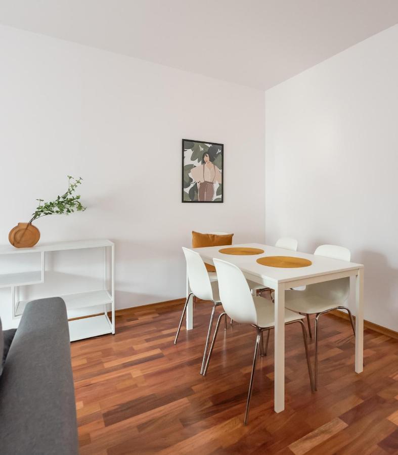 Wola Sunshine Apartment Free Parking วอร์ซอ ภายนอก รูปภาพ