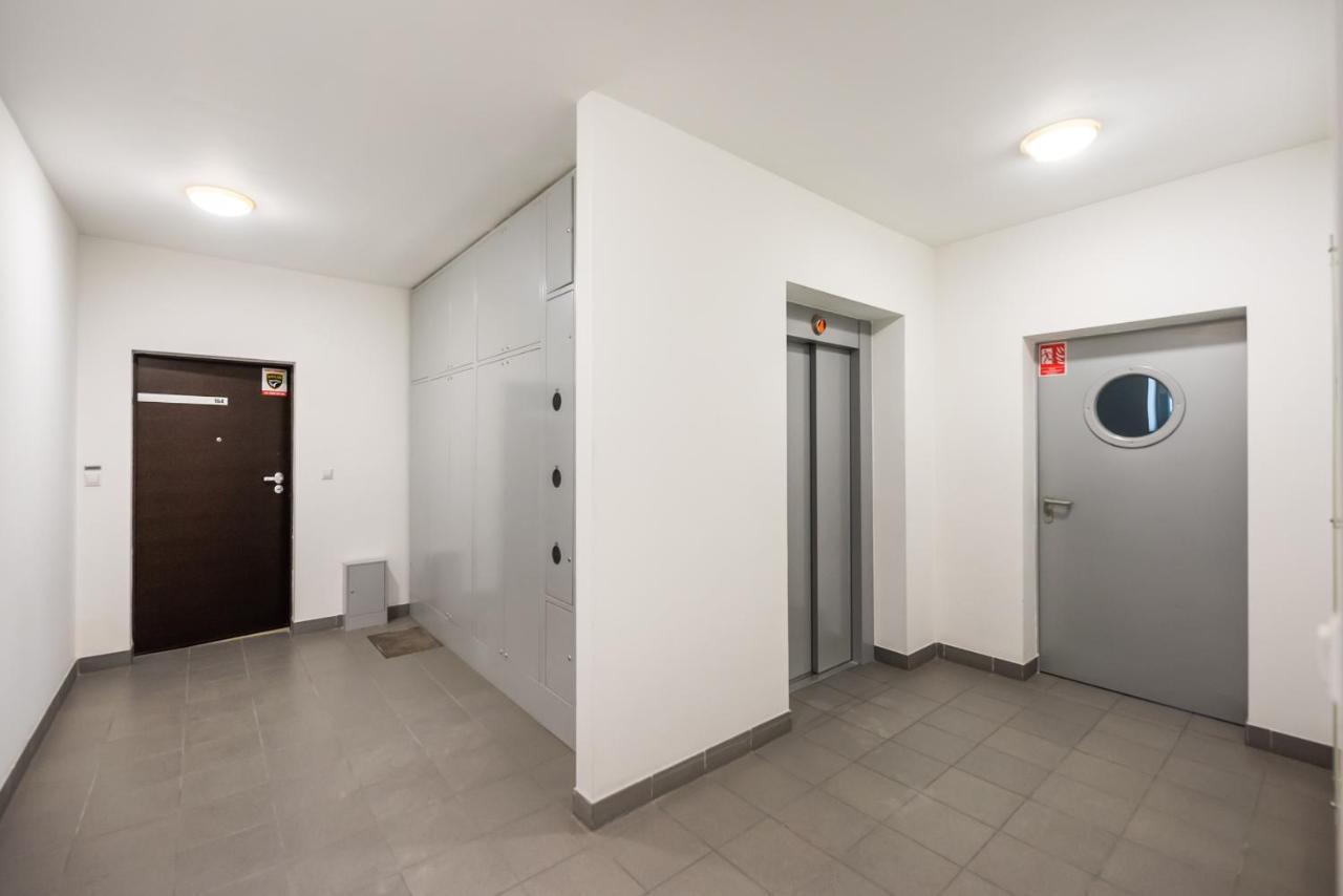 Wola Sunshine Apartment Free Parking วอร์ซอ ภายนอก รูปภาพ